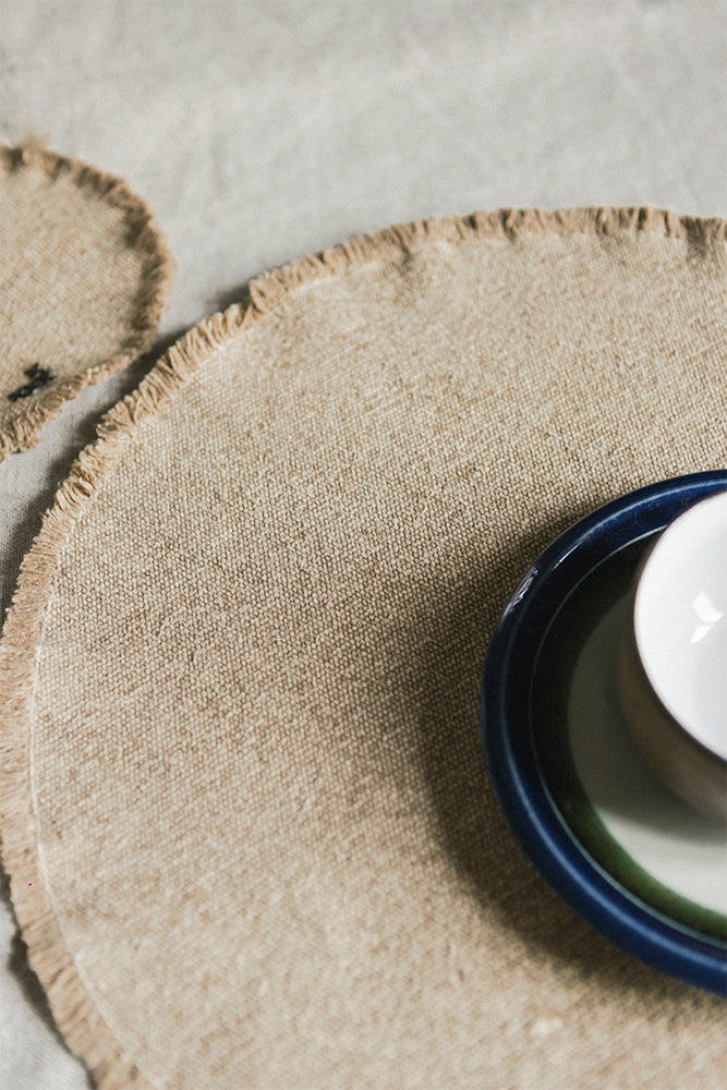 STONEWASHED PLACEMATS AND COASTERS OCHRE (SET OF 4)