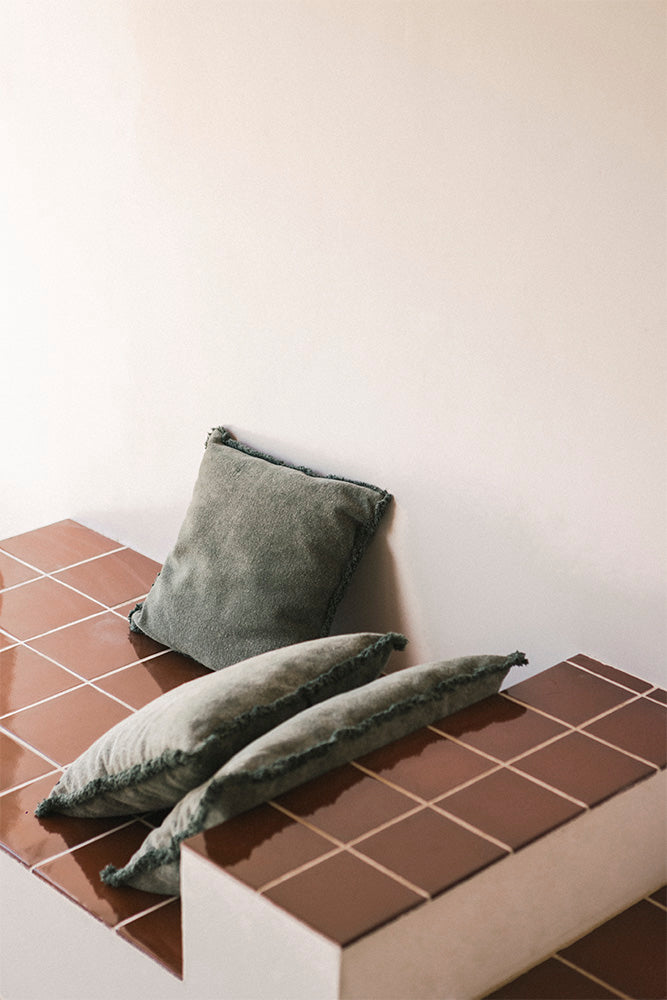 STONEWASHED SQUARE CUSHION DUCK GREEN