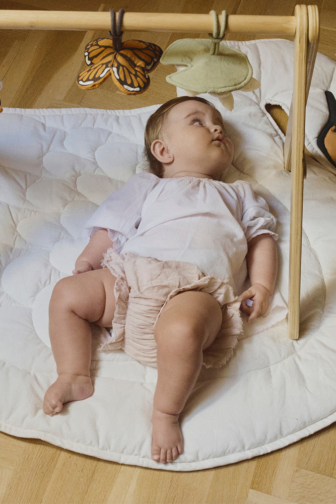 BABY GYM WITH SET OF 3 RATTLE TOY HANGERS - SWAN