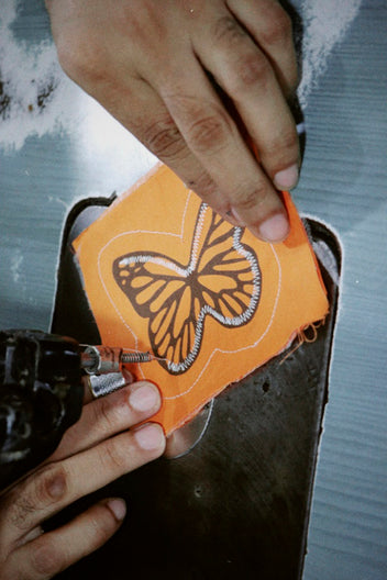 CANOPY CREPE SWAN ROSE