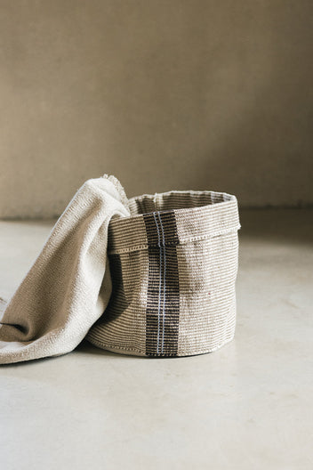 HANDLOOM BASKET TULE