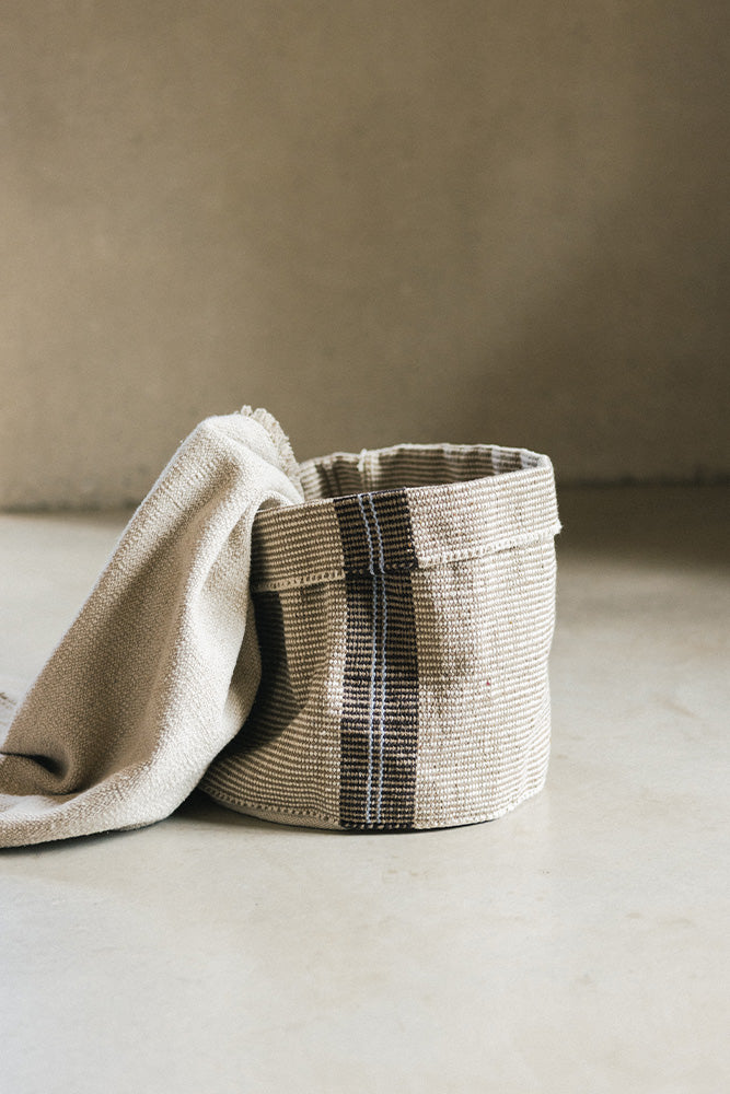 HANDLOOM BASKET TULE