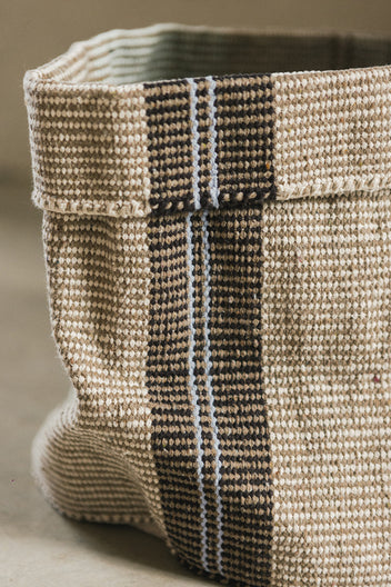 HANDLOOM BASKET TULE