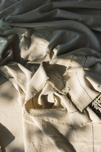 HANDLOOM TABLECLOTH GREIGE