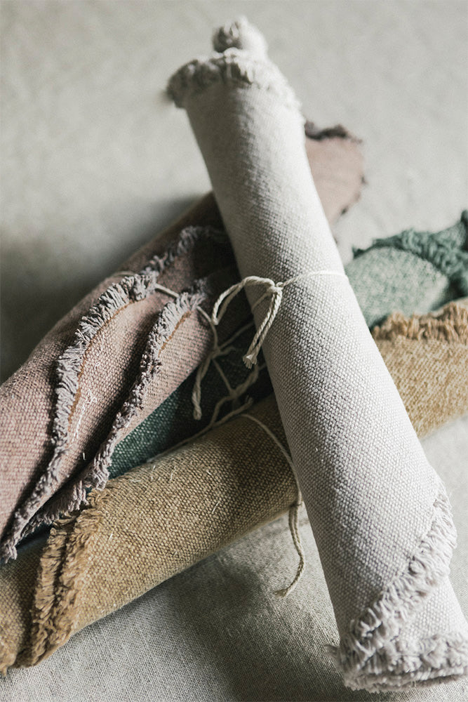 STONEWASHED PLACEMATS AND COASTERS OCHRE (SET OF 4)