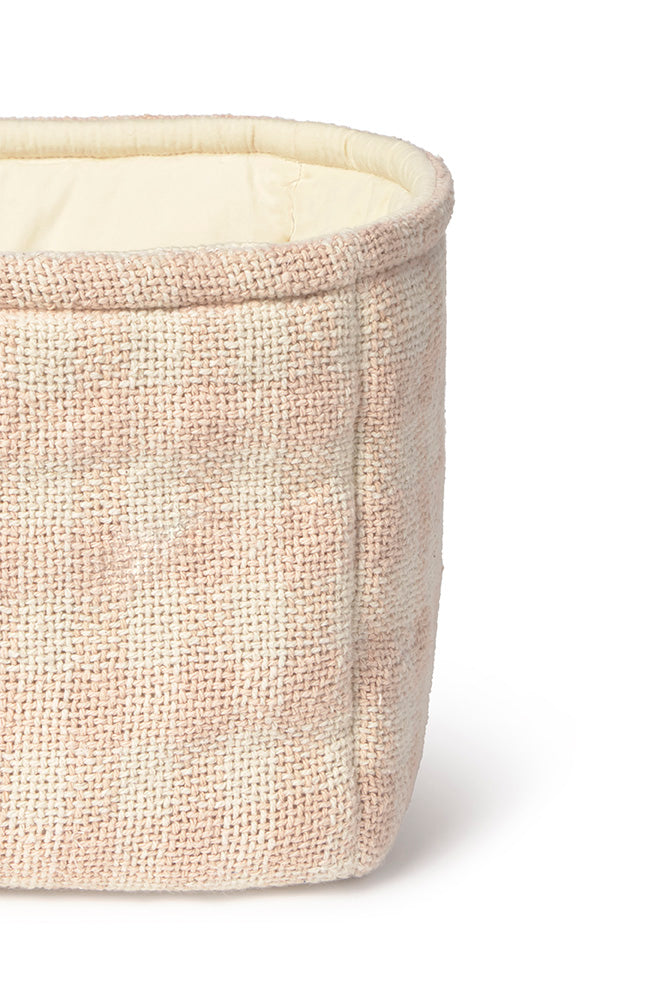 QUILTED BASKET ROSE