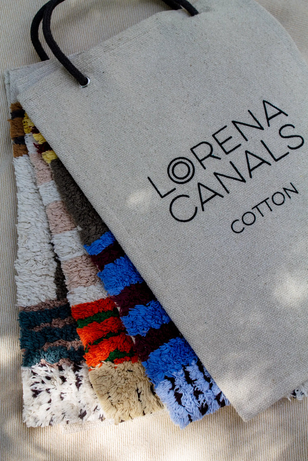 SAMPLE BOOK COLOR ON