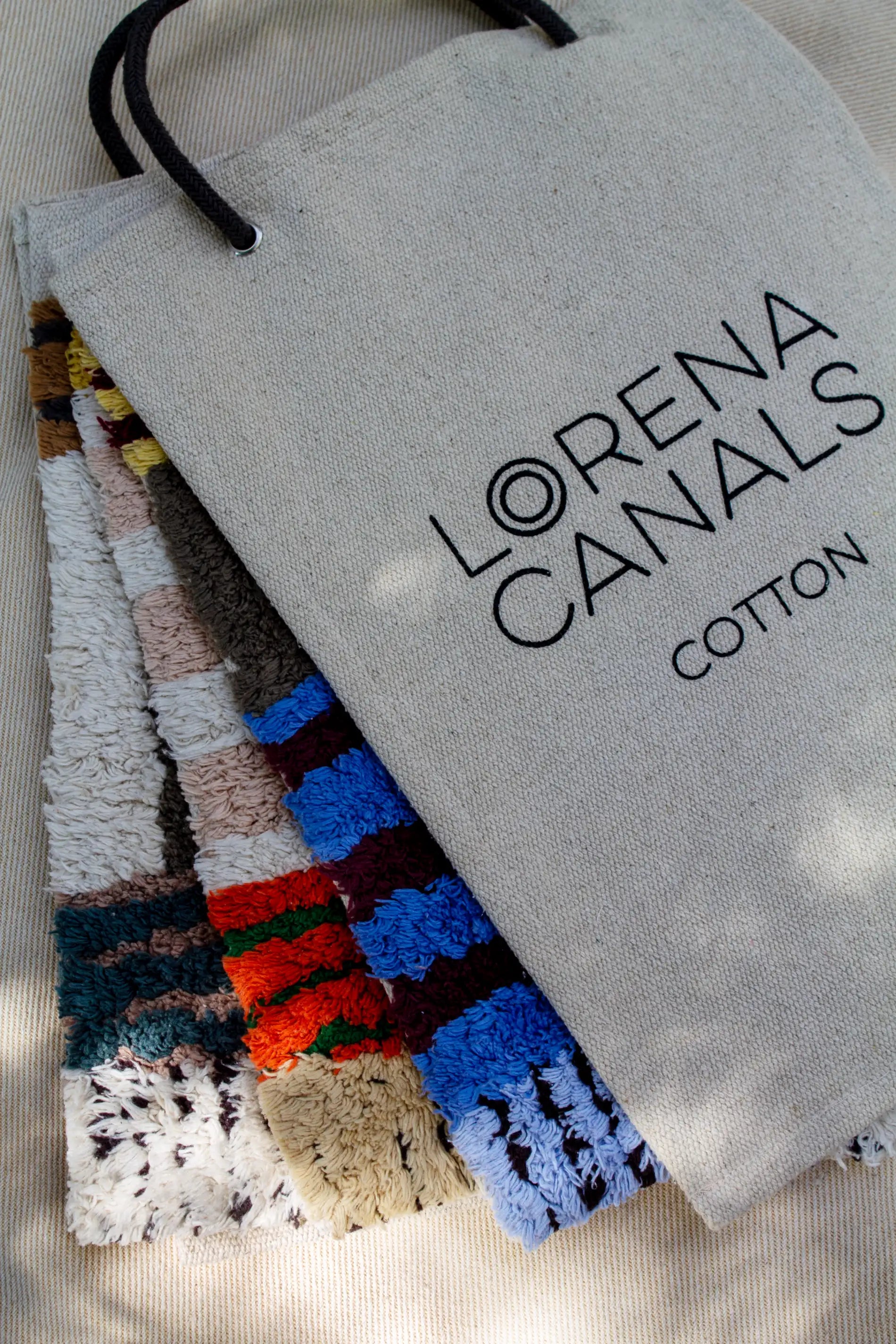 SAMPLE BOOK COLOR ON