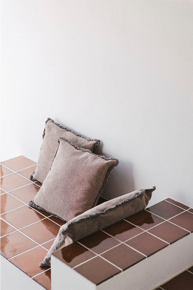 STONEWASHED SQUARE CUSHION SOIL BROWN