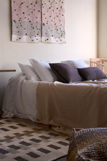 SQUARE CUSHION VERTICAL COFFEBEAN