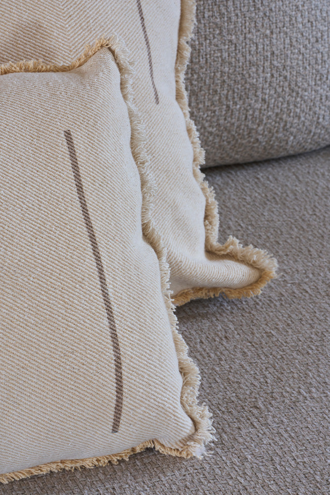 RECTANGULAR CUSHION VERTICAL NATURAL