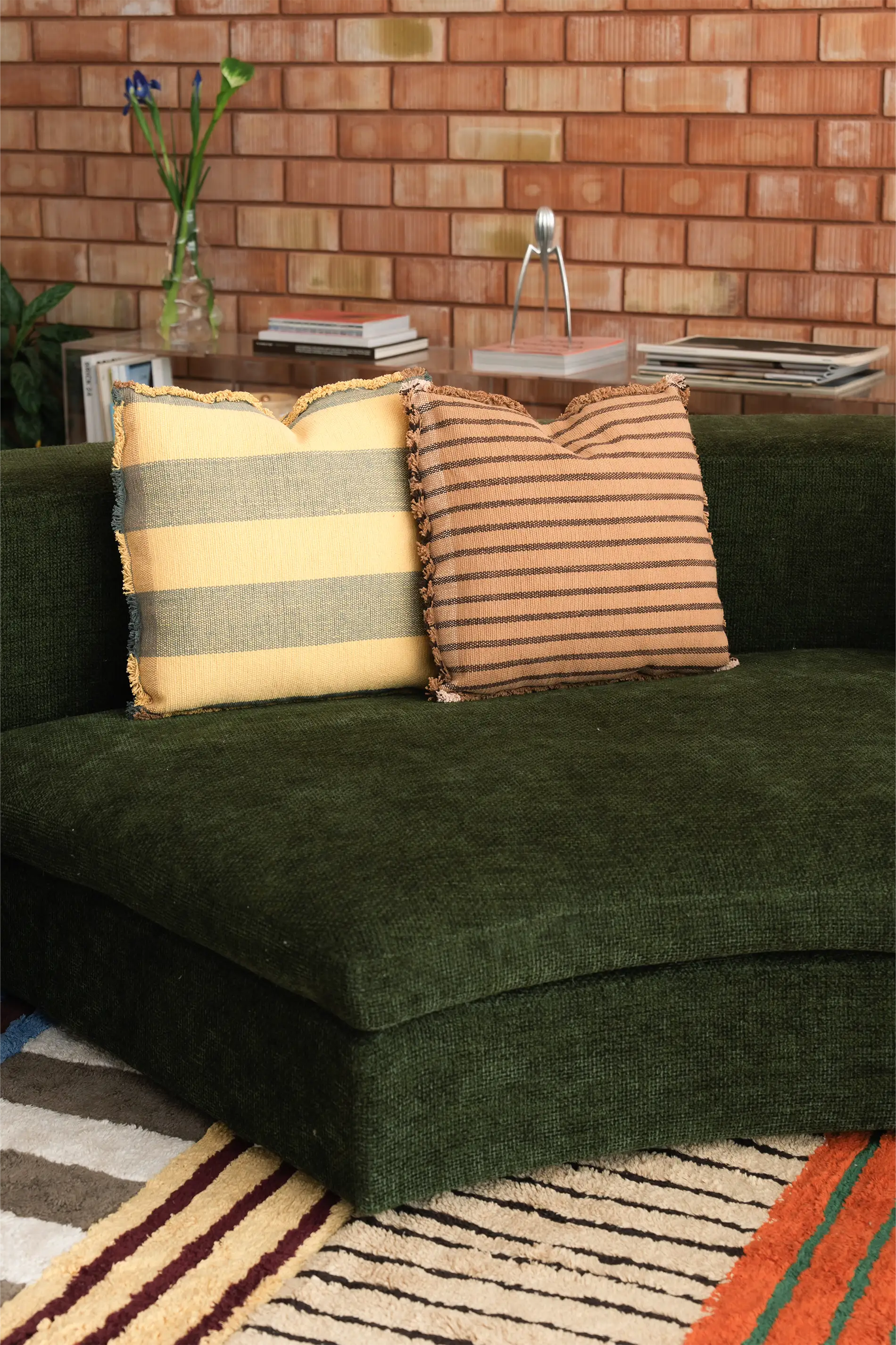SQUARE CUSHION LINES OCHRE