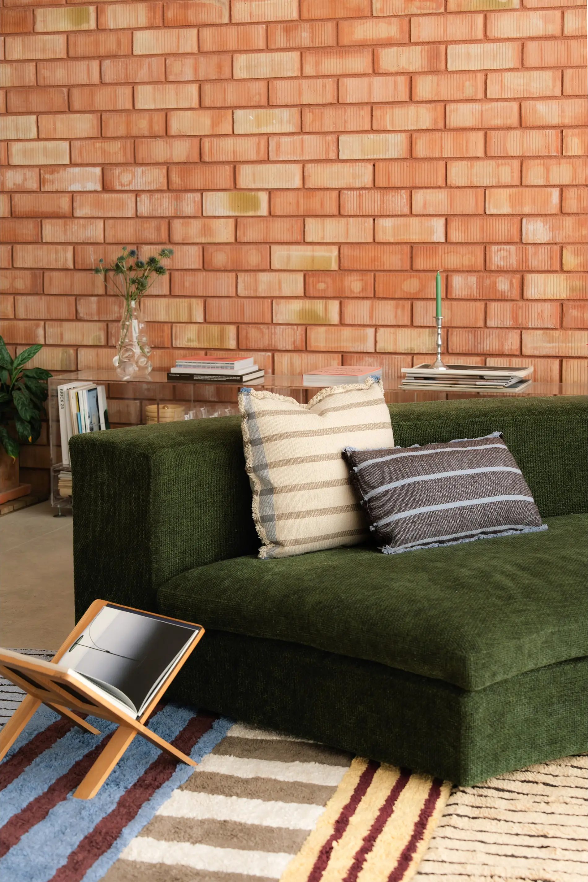 SQUARE CUSHION LINES BROWN