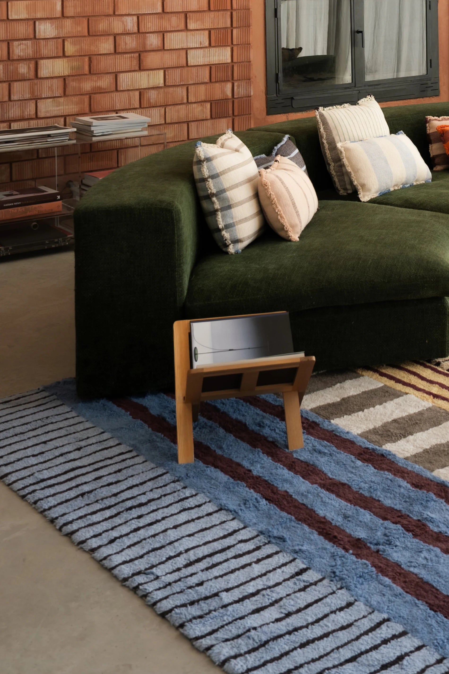 WASHABLE RUG COLOR ON INDIGO BLUE