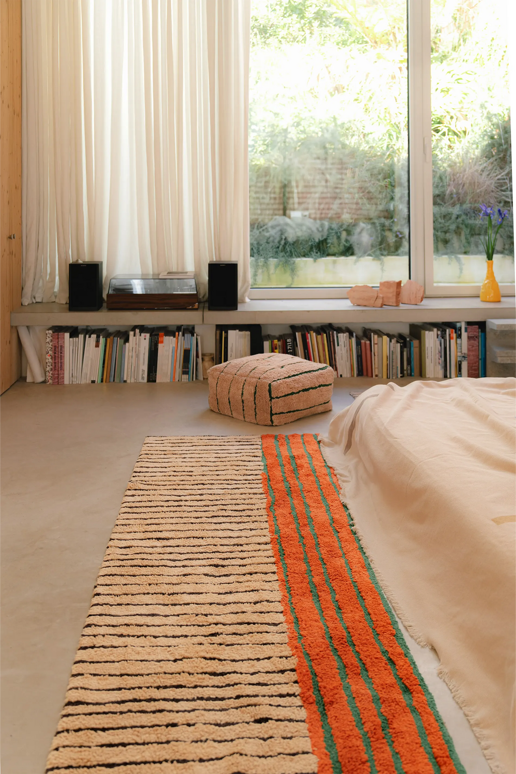 WASHABLE RUNNER RUG COLOR ON CLAY