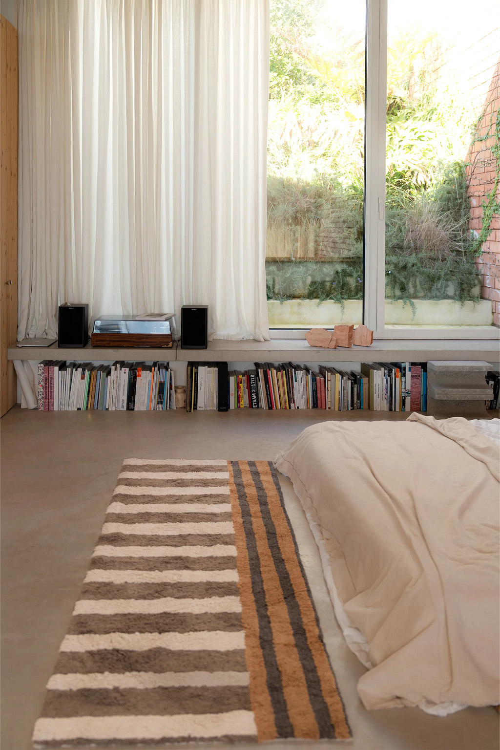 WASHABLE RUNNER RUG COLOR ON EARTH