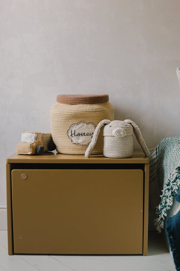 BASKET MINI RITA THE RABBIT-Green Toys-By Lorena Canals-3