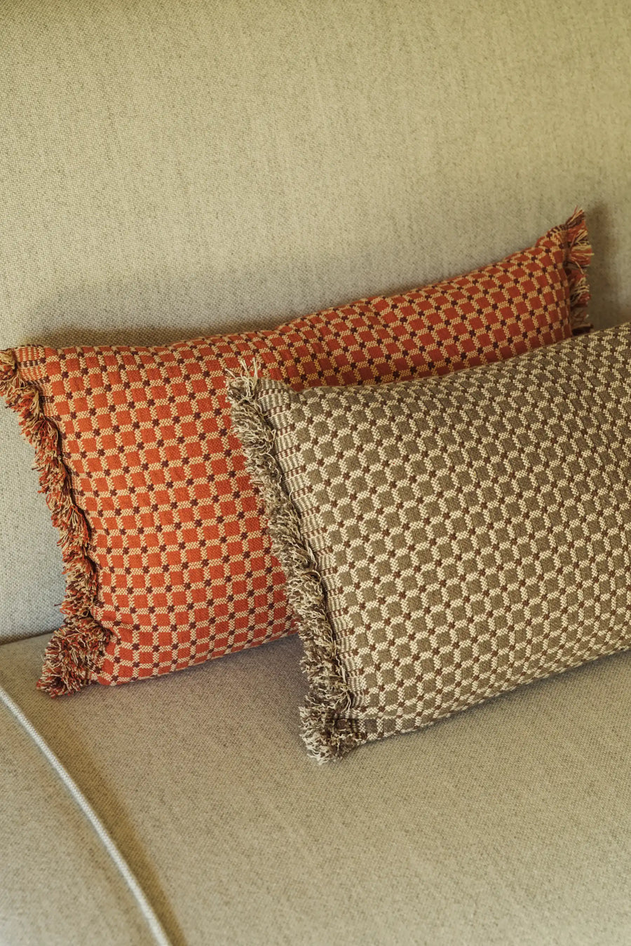 CUSHION CHECKER GREY