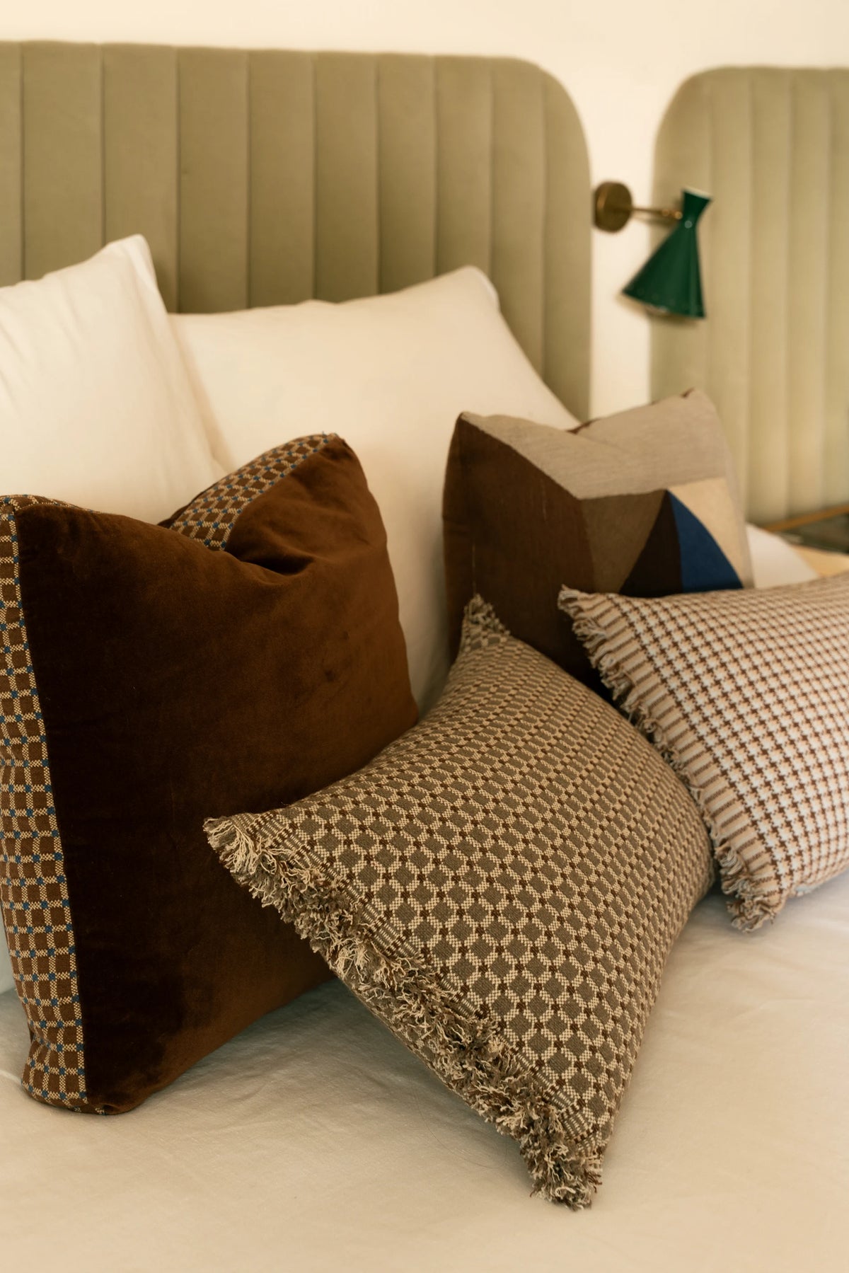 CUSHION CHECKER GREY