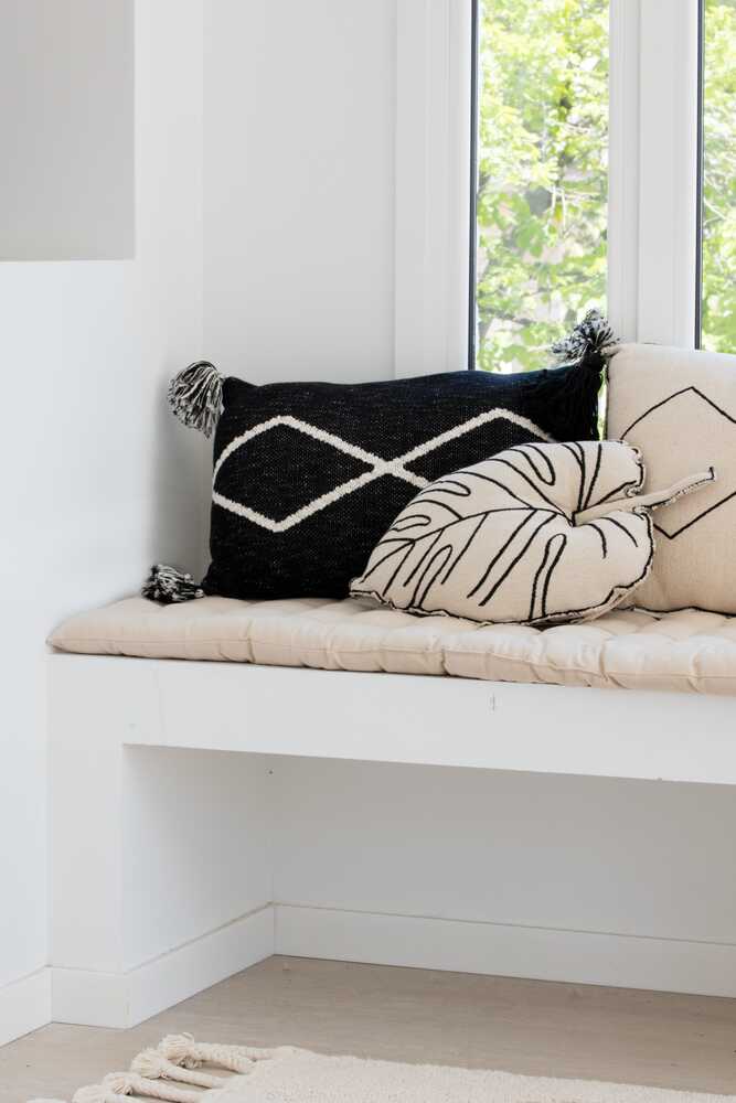 CUSHION LEAF-Throw Pillows-Lorena Canals-2