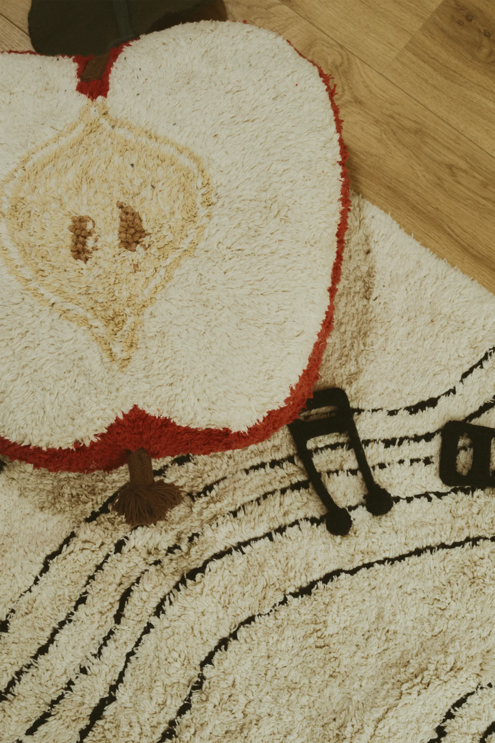 FLOOR CUSHION APPLE
