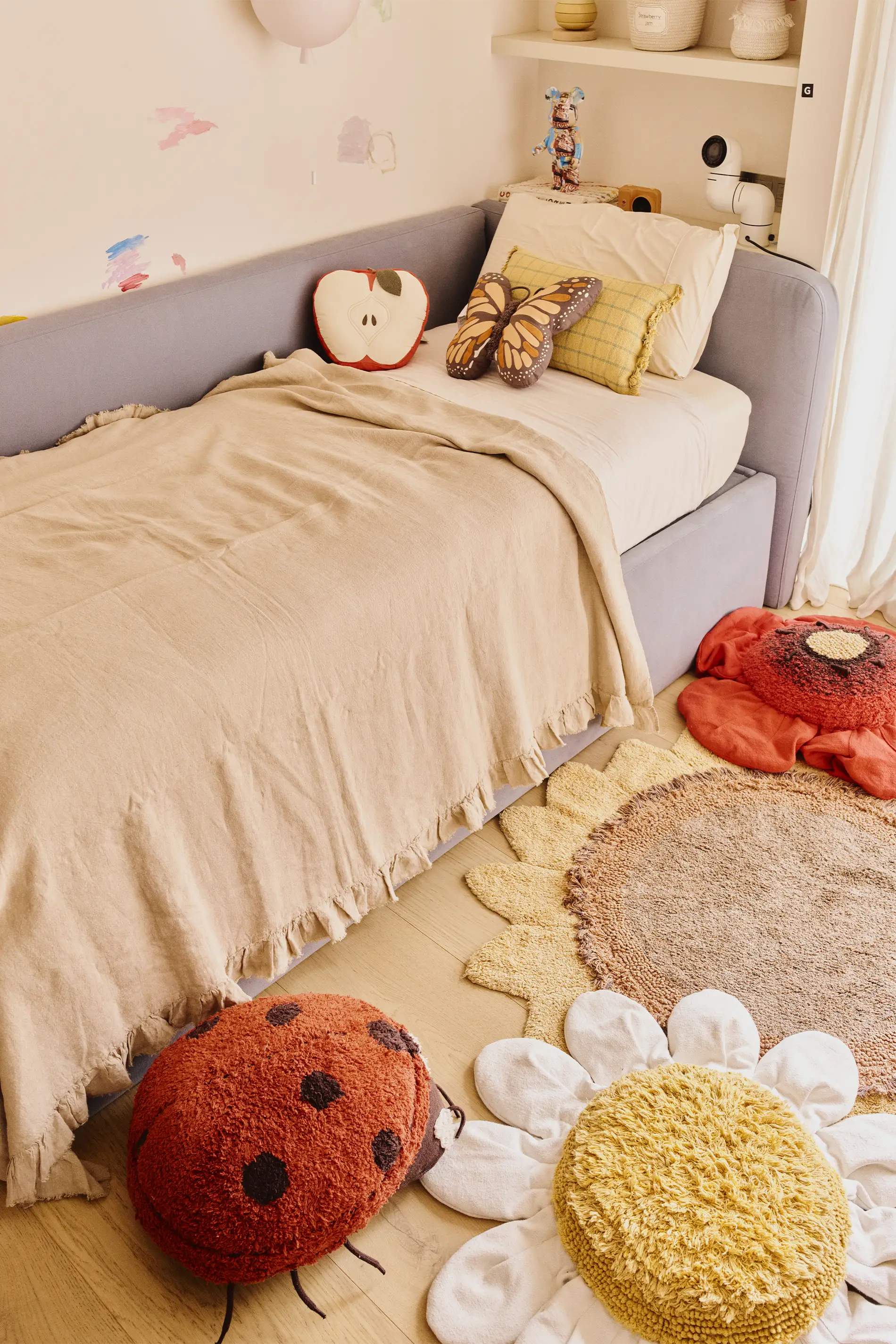 FLOOR CUSHION MARIA THE LADYBUG