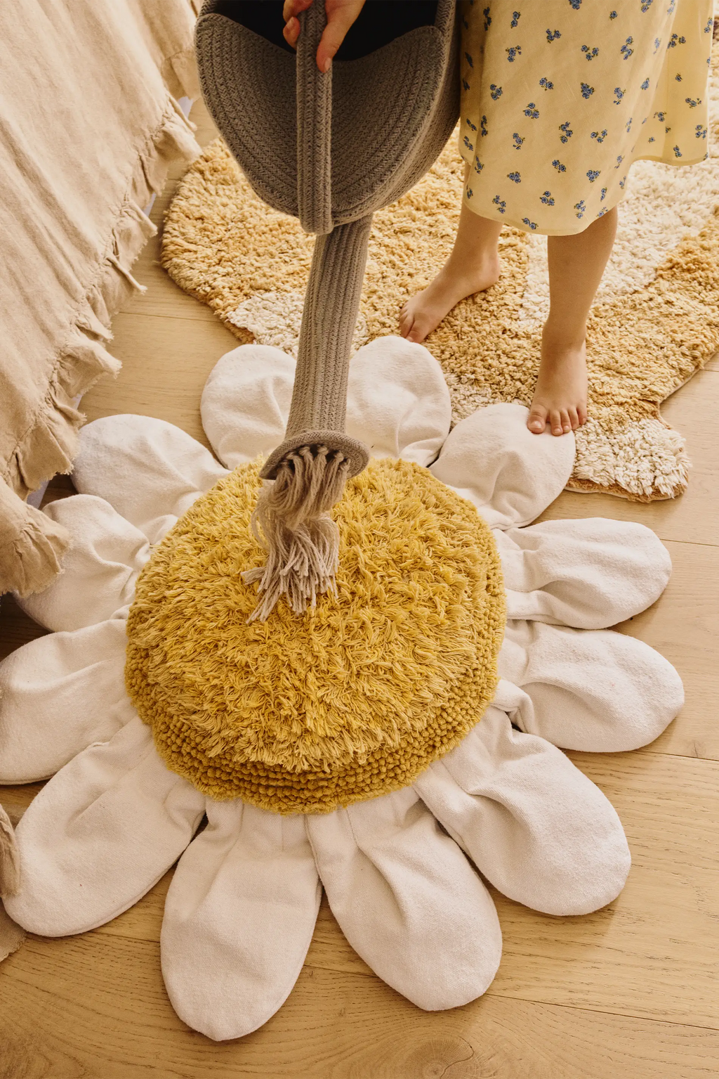 FLOOR CUSHION WHITE DAISY