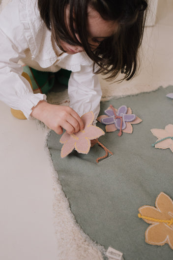 FLOWER GARDEN TOY SET-Green Toys-By Lorena Canals-3