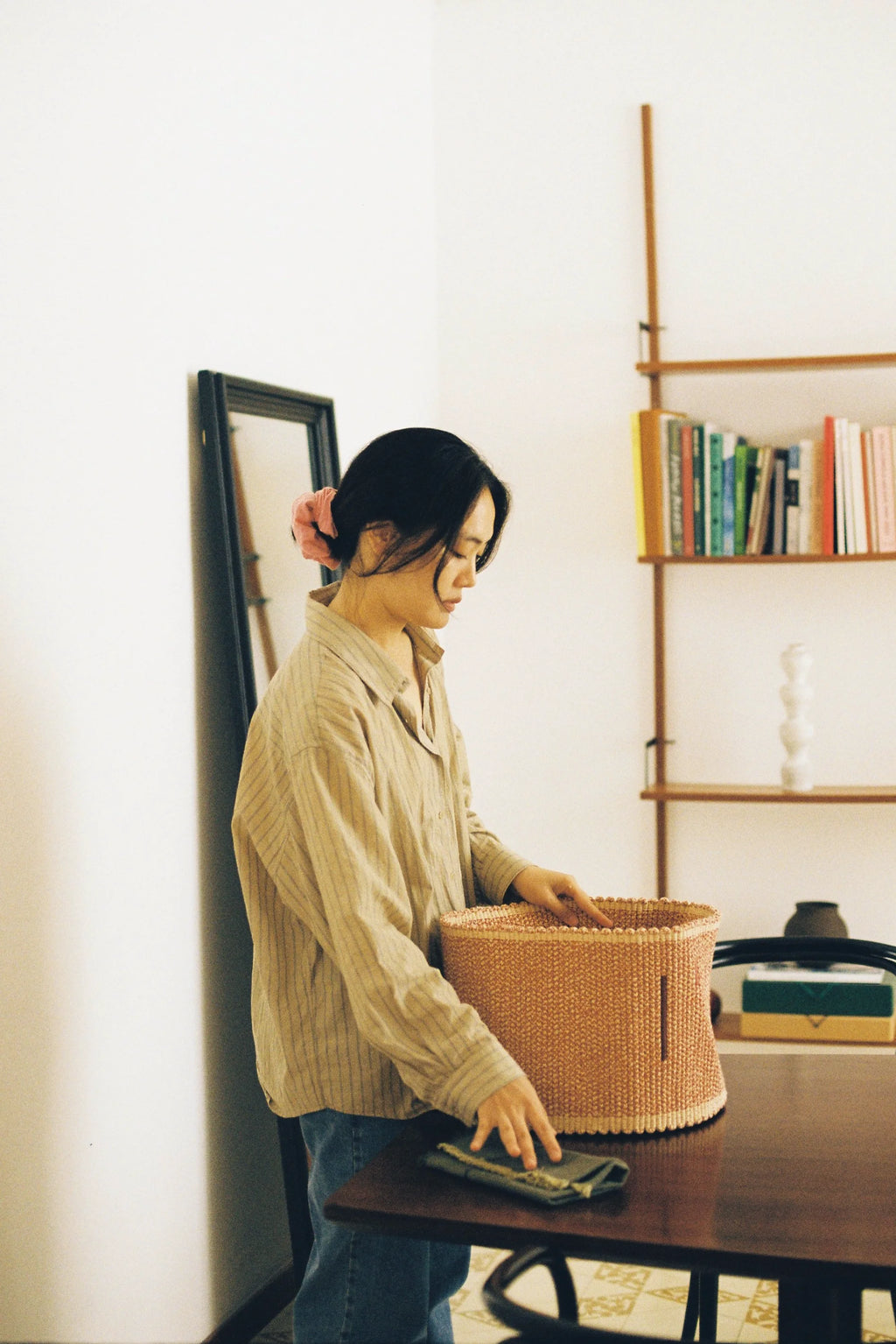 HANDLOOM BASKET VERTICAL TERRACOTA