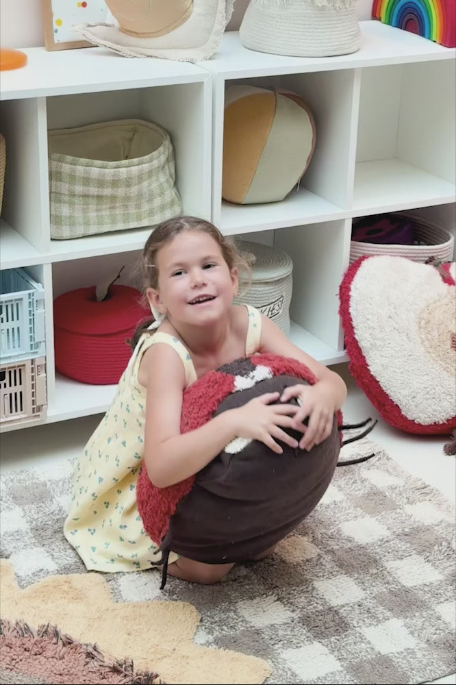 floor-cushion-ladybug-maria-4