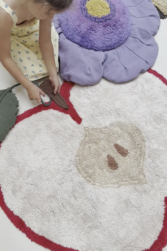 WASHABLE RUG APPLE