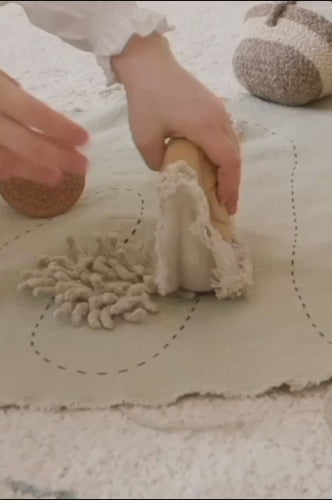 SMALL WORLD GREEN TOY SNAIL