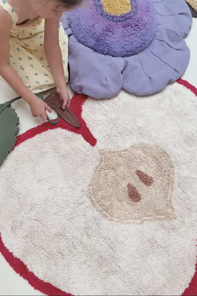 WASHABLE RUG APPLE