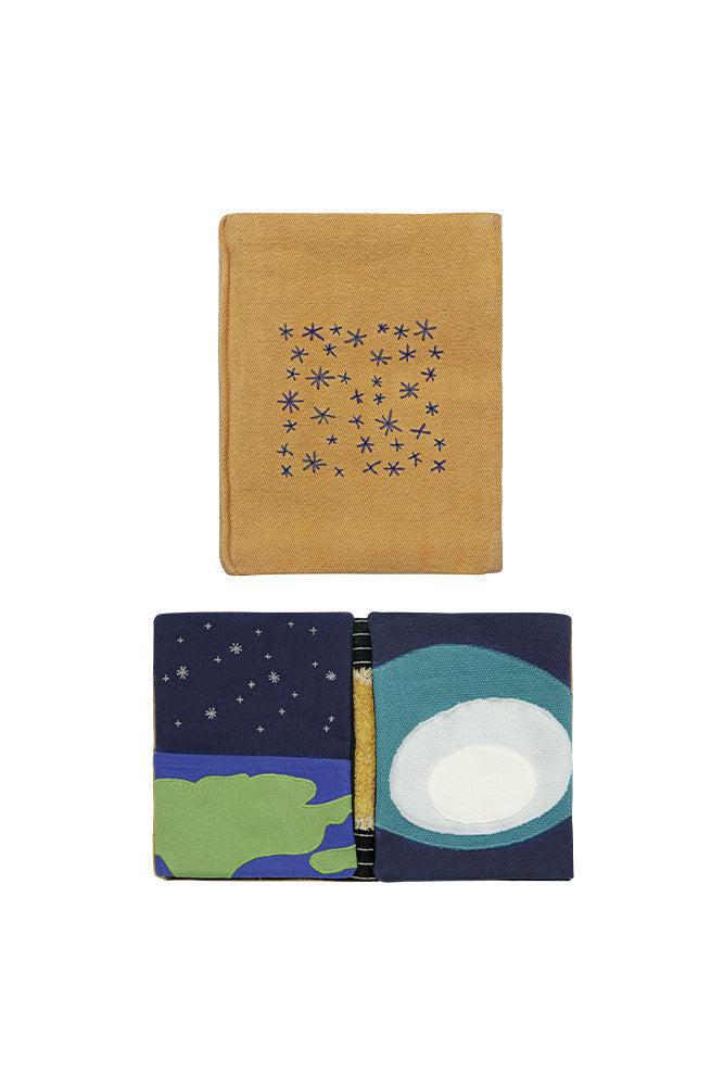 SENSORY BOOK GALAXY-Green Toys-By Lorena Canals-1