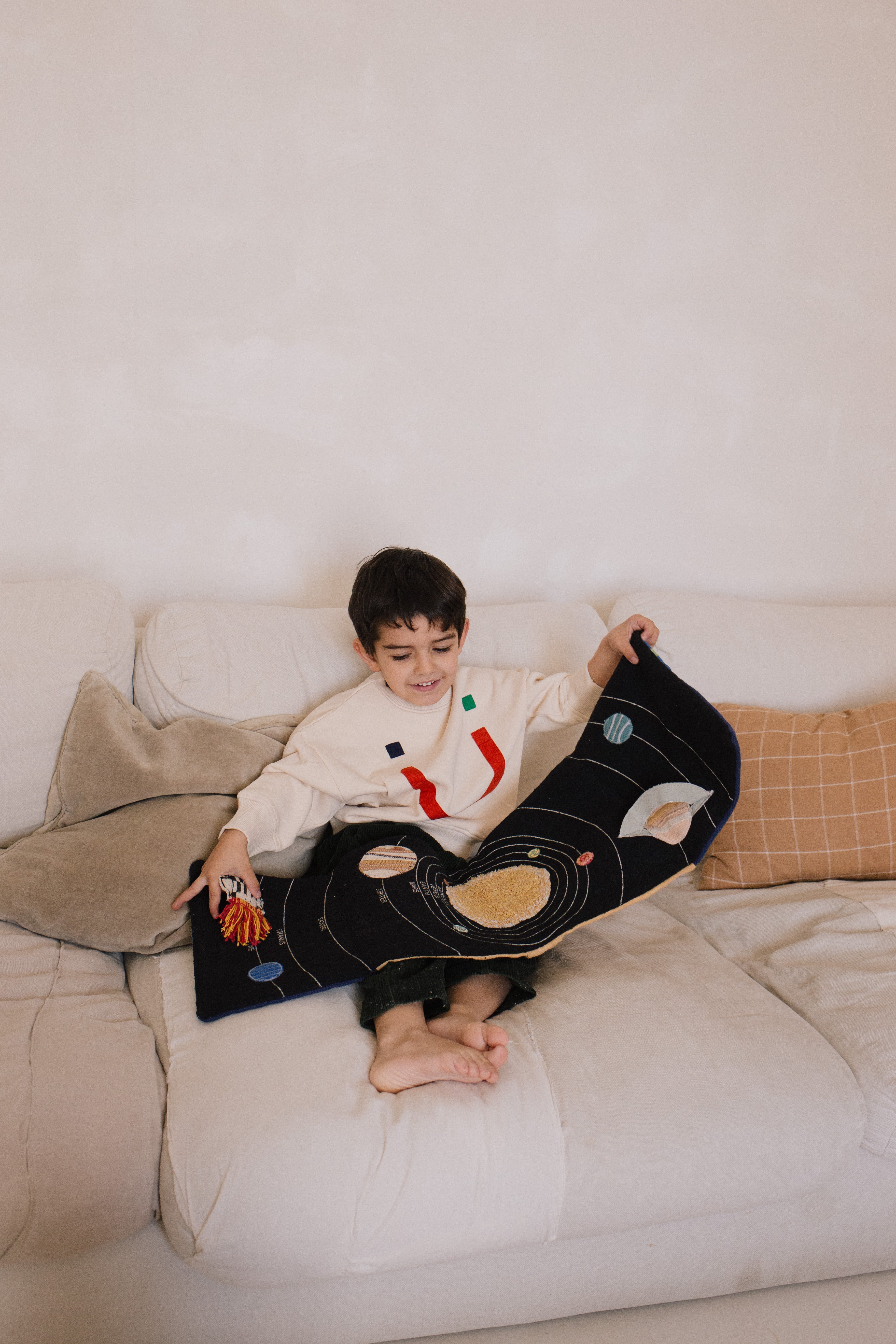 SENSORY BOOK GALAXY-Green Toys-By Lorena Canals-2