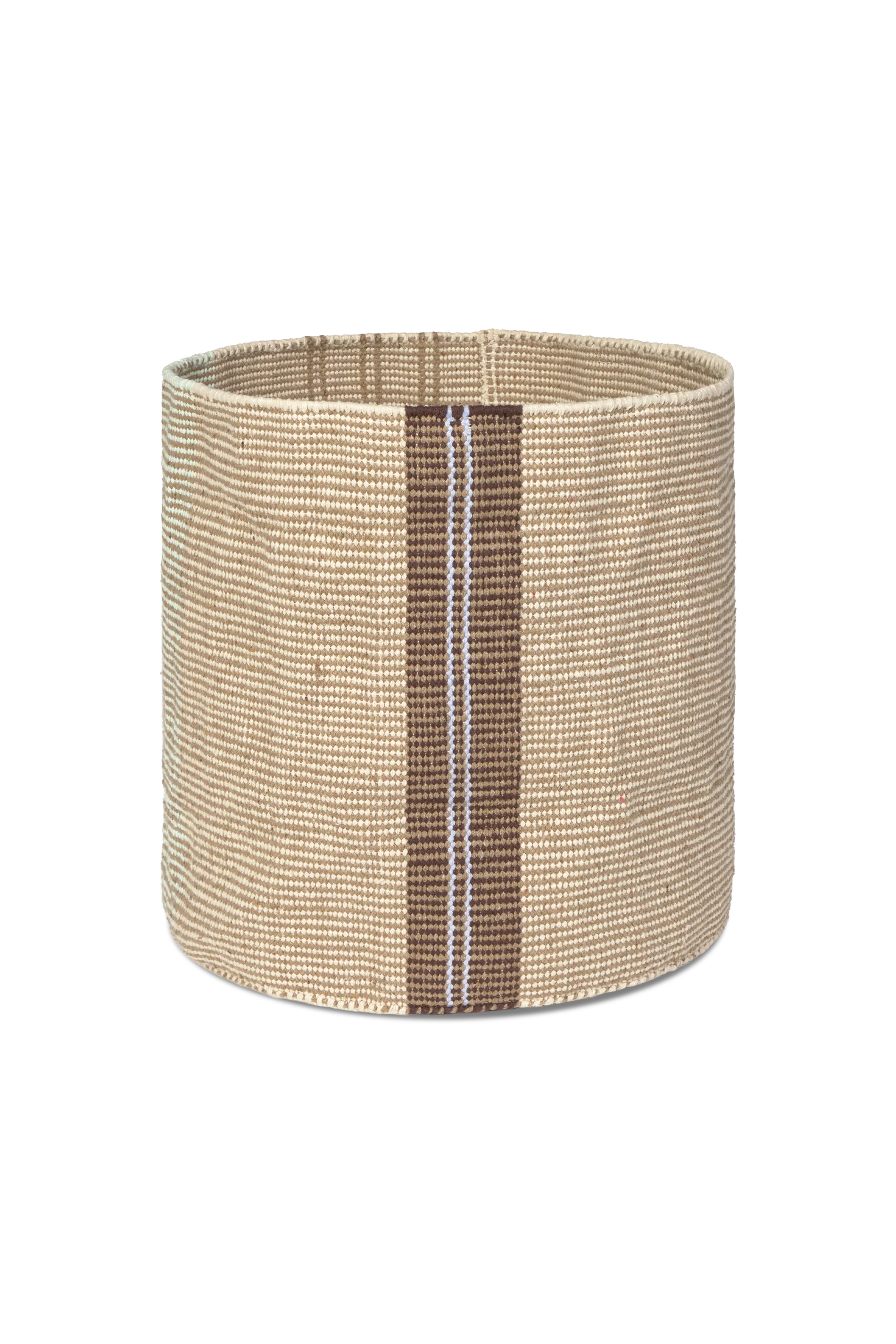 HANDLOOM BASKET TULE