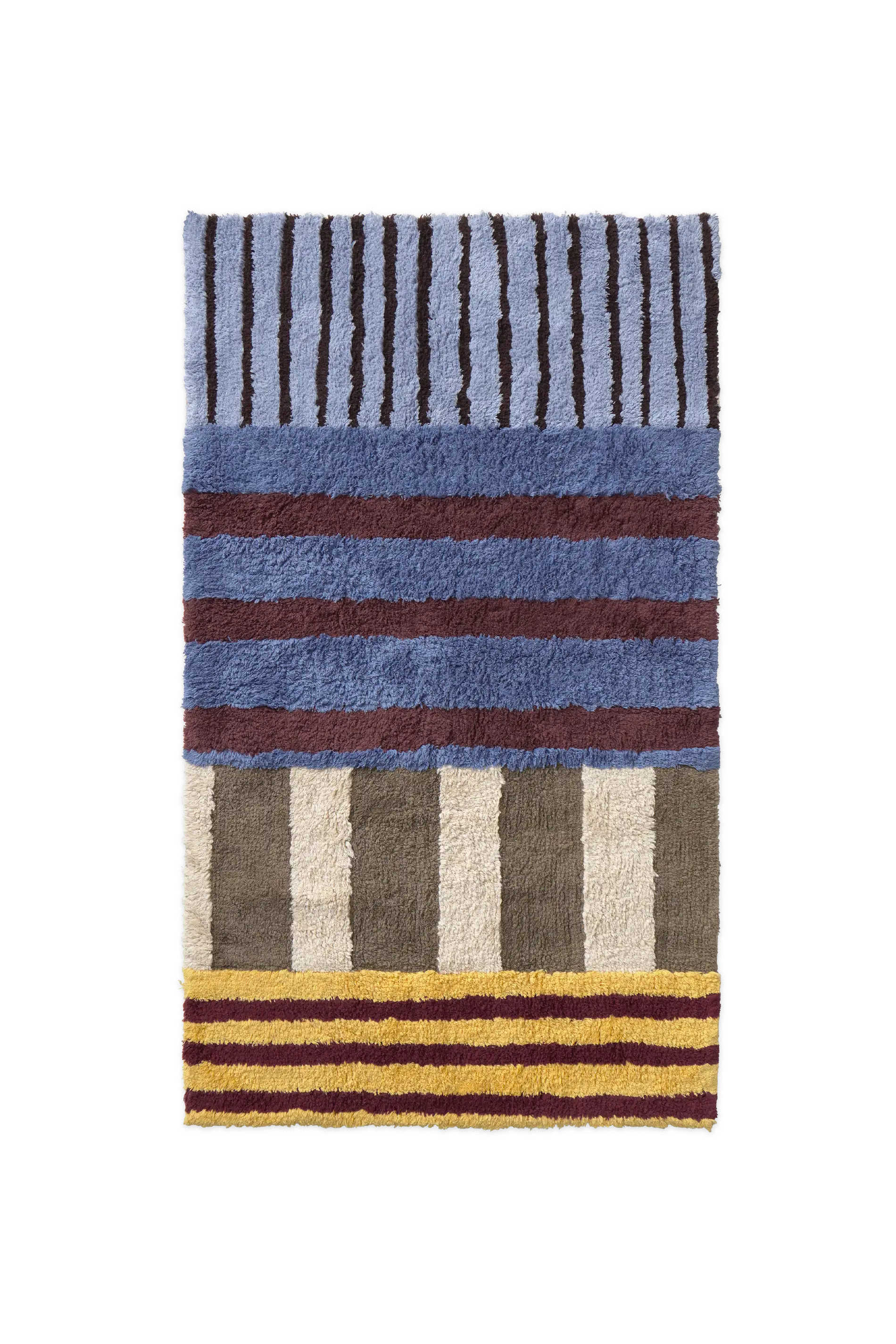 WASHABLE RUG COLOR ON INDIGO BLUE