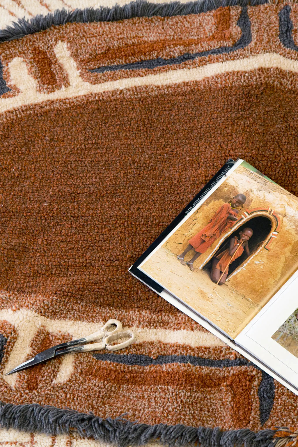 WOOL OVAL RUG KARIBU