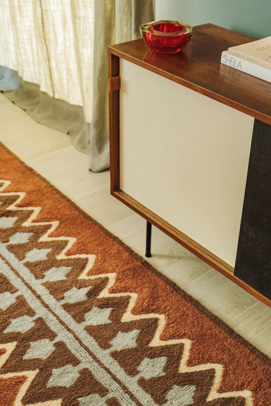 WOOL RUNNER RUG PILLAR