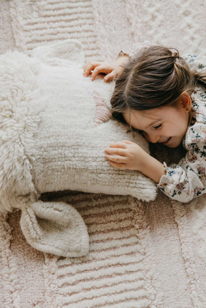 Woolable Cushion Pink Nose Sheep – Lorena Canals | Official Website